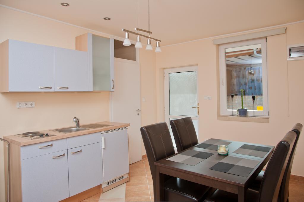 Alt Baden Apartement Dunaszekcso Værelse billede