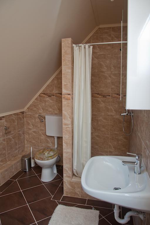 Alt Baden Apartement Dunaszekcso Værelse billede